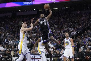 他的表现不 他的表现不