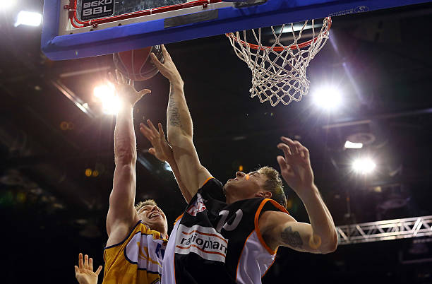 詹姆斯和东 詹姆斯和东